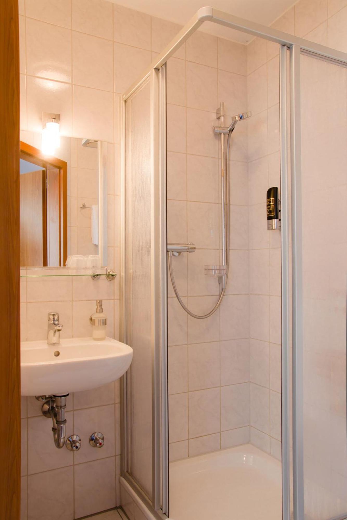 Gaestehaus Zur Kurve Zirndorf Room photo
